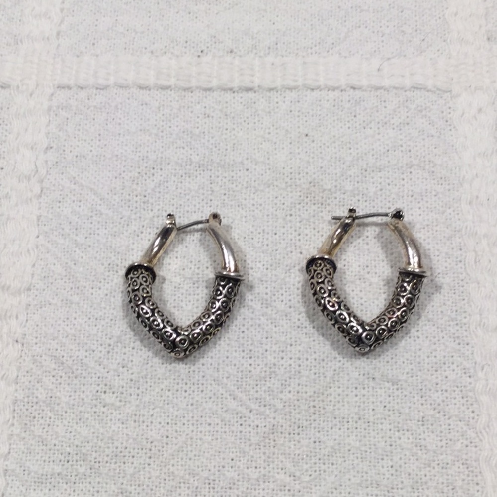 🌸4/$25🌸 - Antiqued Silver Earrings